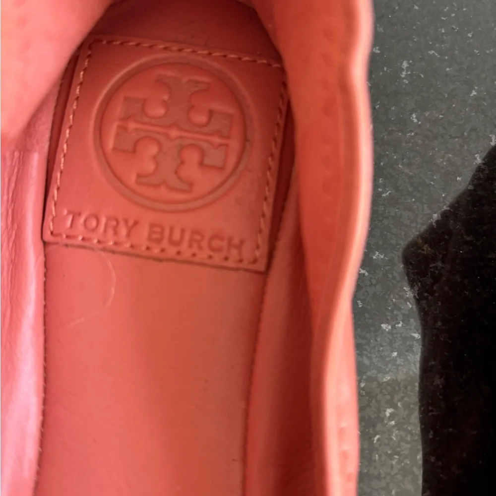 Tory Burch Coral Flats size 6.5 - Picture 3 of 8